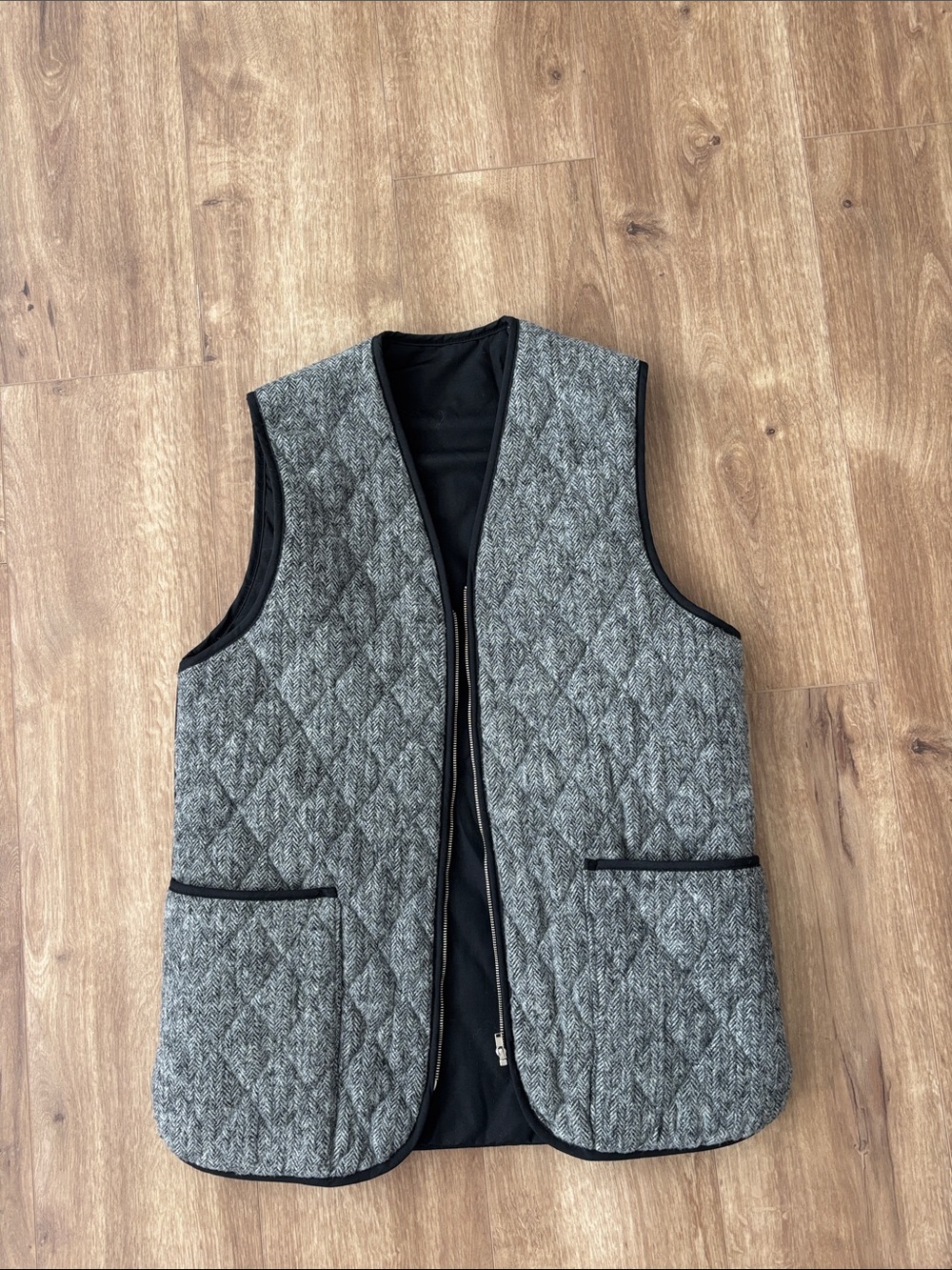 Quilted Gray quilted Vest Jacket - Classic Sleeveless Outerwear